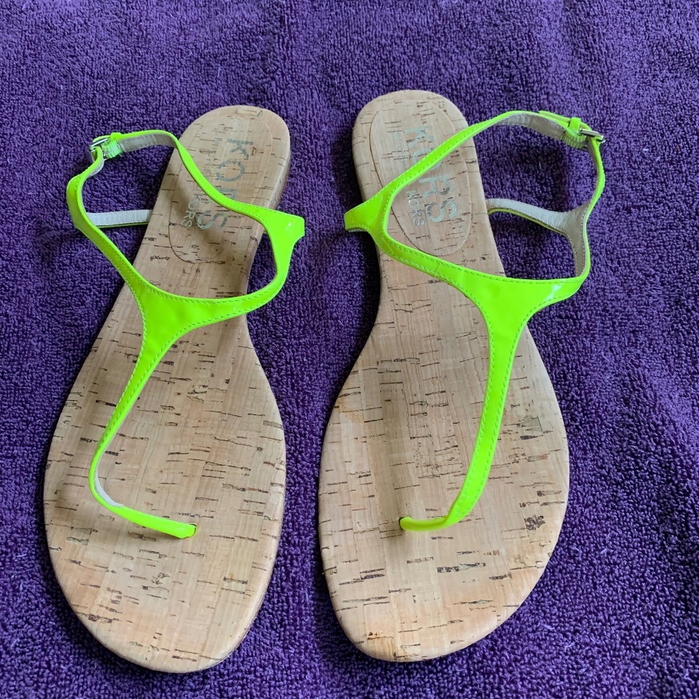 Kors Michael Kors Patent Leather Thong Flat Sandals sz 8.5M